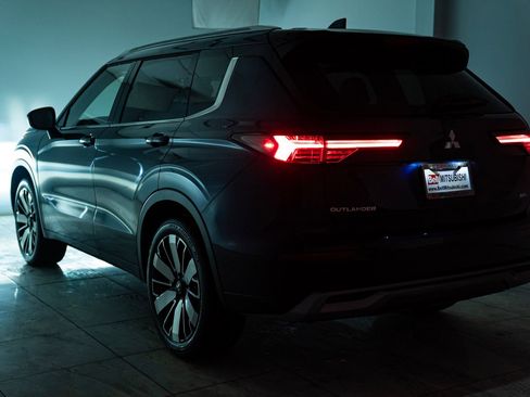 New 2025 Mitsubishi Outlander SEL image 36