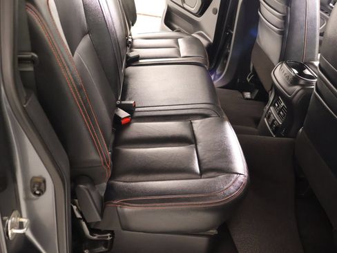 Used 2021 Nissan Titan PRO-4X w/ Pro-4x Convenience Package AWD/4WD image 15