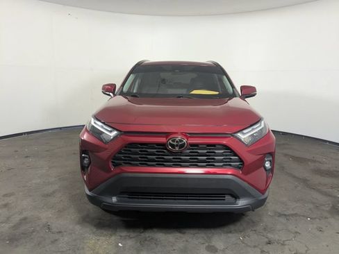 Used 2022 Toyota RAV4 XLE Premium FWD image 5