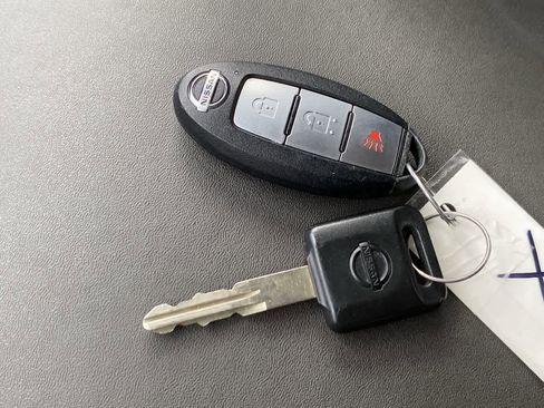 Used 2020 Nissan Frontier PRO-4X w/ Pro-4x Utility Package image 35