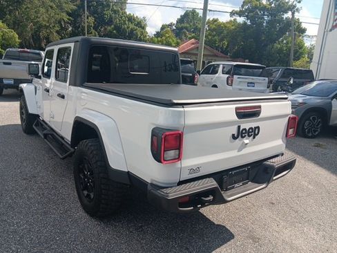 Used 2023 Jeep Gladiator Sport image 15