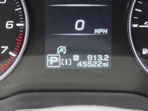 Used 2024 Subaru Crosstrek 2.0i Premium AWD/4WD image 17