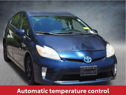 Used 2018 Toyota Prius Two w/ Prius Two Safety Plus Package FWD image 4