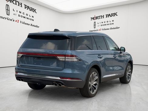 New 2026 Lincoln Aviator Reserve AWD/4WD image 3