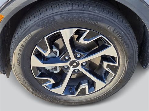 Certified 2024 Kia Sportage EX image 8