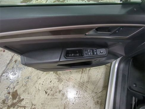 Used 2018 Volkswagen Atlas SE image 21