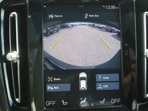 Used 2019 Volvo XC40 T5 Momentum image 7