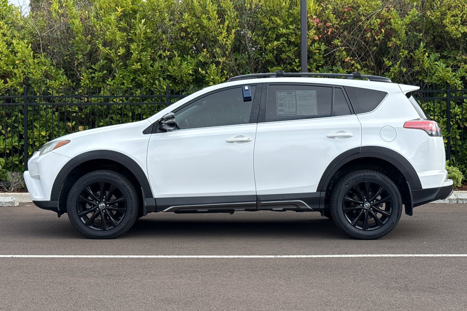 Used 2018 Toyota RAV4 Adventure FWD image 7