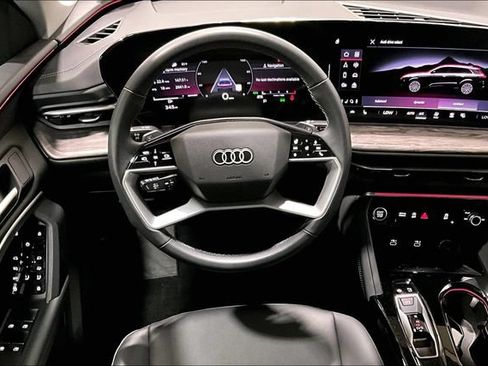 Certified 2025 Audi Q5 Premium w/ Convenience Package AWD/4WD image 4