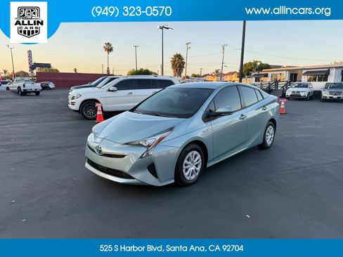 Used 2016 Toyota Prius Two FWD image 1