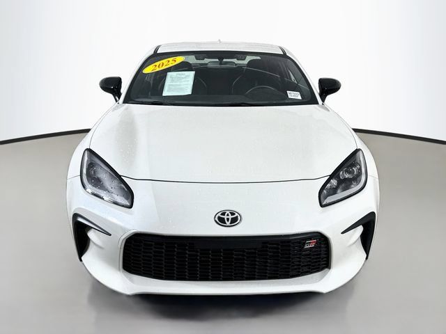 Used 2025 Toyota GR86 Premium w/ ALL Weather Mat Package (TMS) RWD image 2