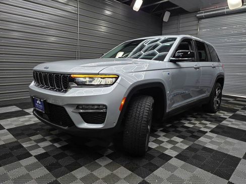 Used 2022 Jeep Grand Cherokee Limited 4xe w/ Luxury Tech Group II AWD/4WD image 46