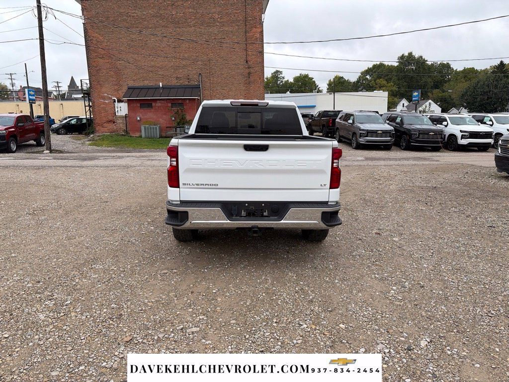 Used 2023 Chevrolet Silverado 1500 LT w/ Leather Package AWD/4WD image 4