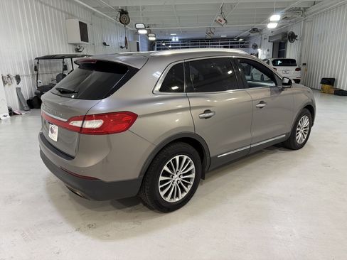 Used 2016 Lincoln MKX Select w/ Select Plus Package image 5