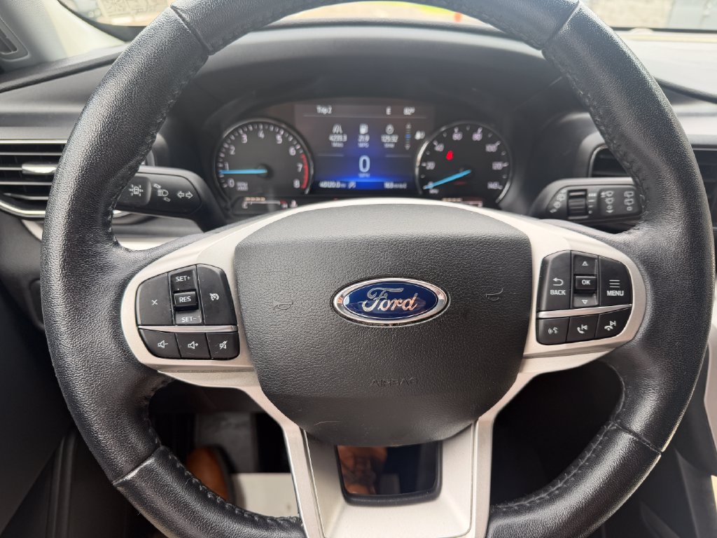 Certified 2021 Ford Explorer XLT w/ Equipment Group 202A AWD/4WD image 27