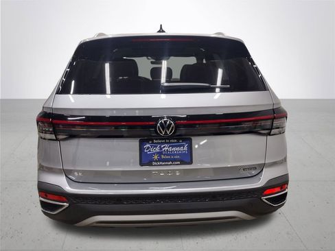 New 2025 Volkswagen Taos SE image 12