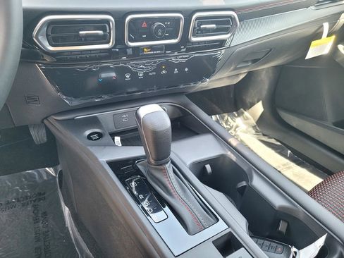 New 2026 Nissan Sentra SR w/ Floor Mat Package FWD image 13