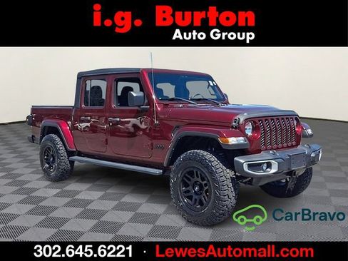 Used 2022 Jeep Gladiator Sport AWD/4WD image 1