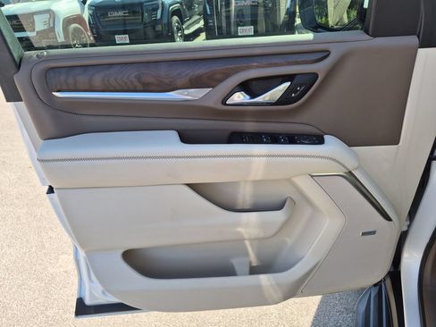 Used 2021 GMC Yukon Denali w/ LPO, Illumination Package AWD/4WD image 21