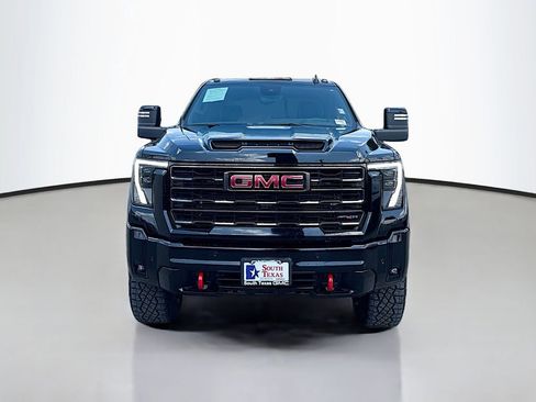 Used 2025 GMC Sierra 2500 AT4X image 2