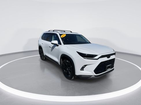 Used 2024 Toyota Grand Highlander Limited AWD/4WD image 2