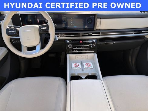 Used 2025 Hyundai Santa Fe SE w/ Tow & Go Package image 23
