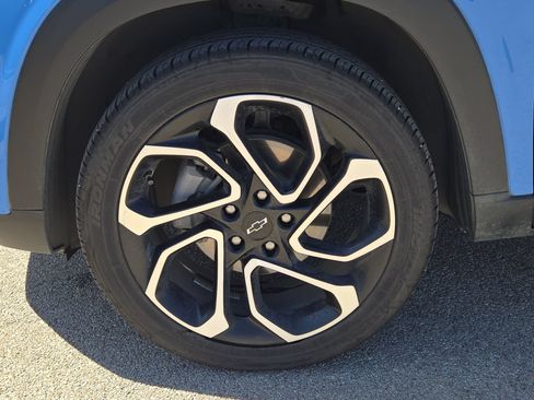 Used 2024 Chevrolet Trax RS FWD image 11