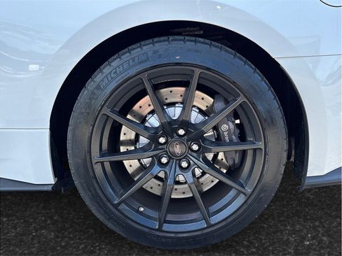 Used 2016 Ford Mustang Shelby GT350 w/ Technology Package RWD image 13