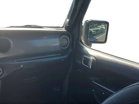 Certified 2022 Jeep Gladiator Sport image 23