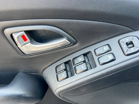 Used 2013 Hyundai Tucson GLS AWD/4WD image 11