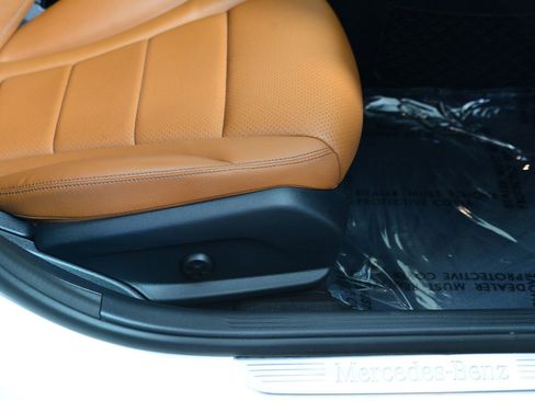 Used 2019 Mercedes-Benz C 300 4MATIC Sedan image 12