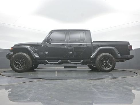 Used 2022 Jeep Gladiator Sport AWD/4WD image 45