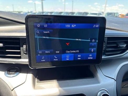 Used 2022 Ford Explorer XLT w/ Equipment Group 202A AWD/4WD image 25