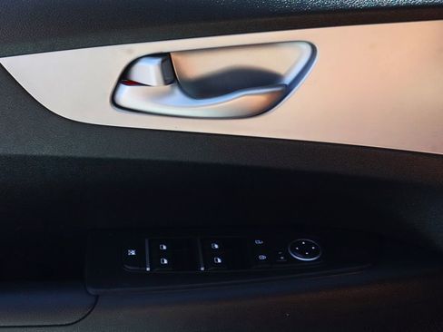 Used 2023 Kia Forte LXS w/ LXS Technology Package image 39