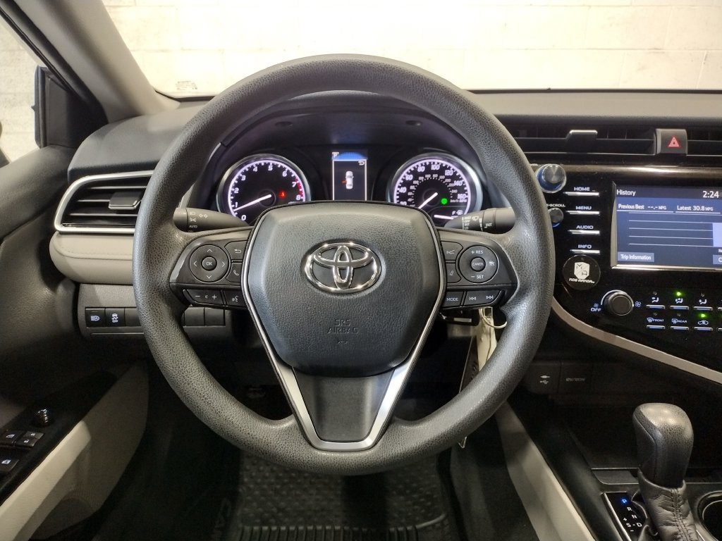 Used 2018 Toyota Camry LE FWD image 35