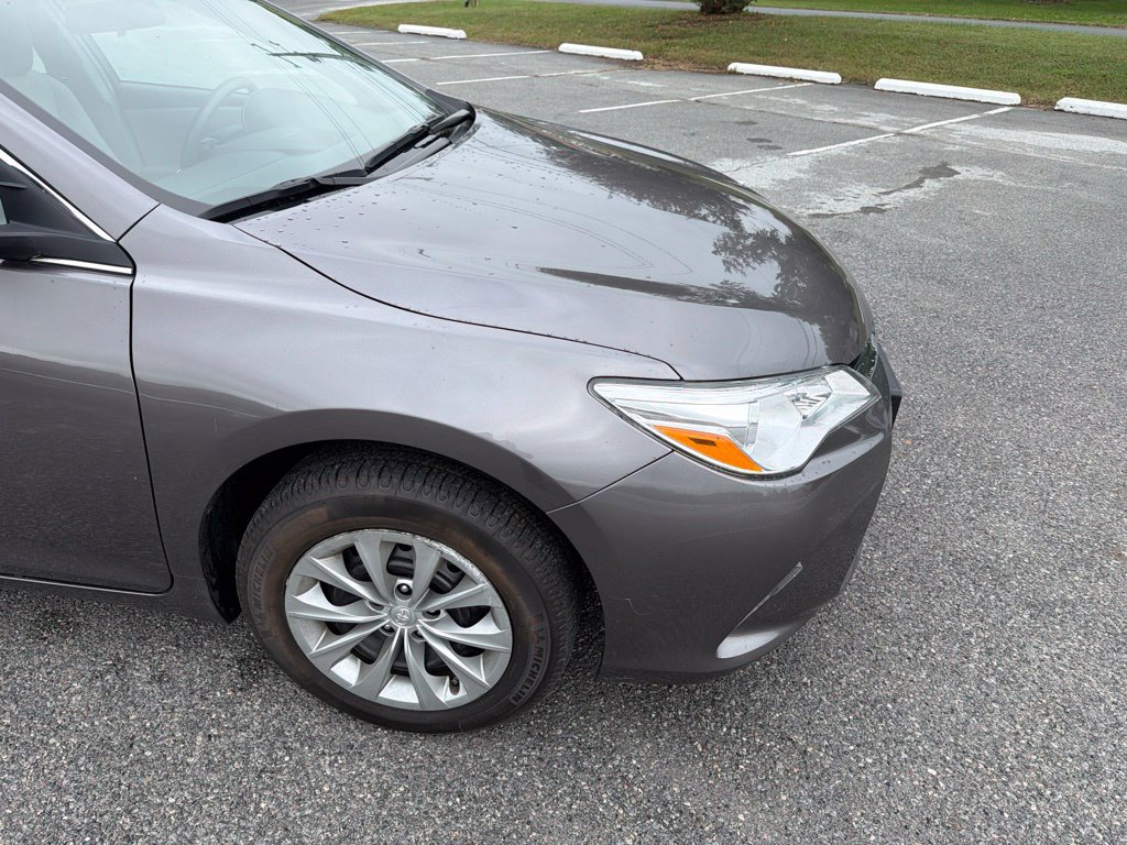 Used 2017 Toyota Camry LE FWD image 10