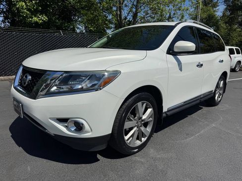 Used 2014 Nissan Pathfinder Platinum w/ Platinum Premium Package AWD/4WD image 1