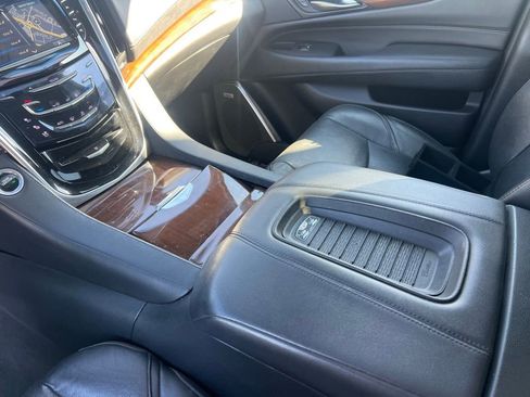 Used 2019 Cadillac Escalade ESV Luxury w/ Escalade Sport Edition AWD/4WD image 18
