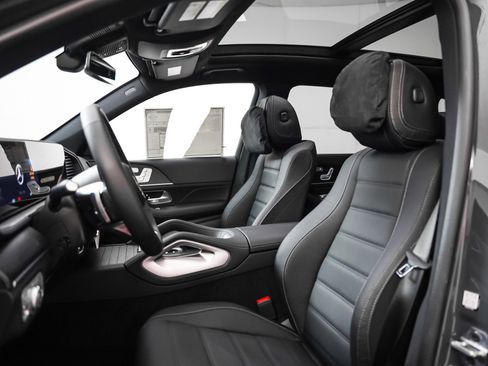 New 2026 Mercedes-Benz GLS 450 4MATIC image 9