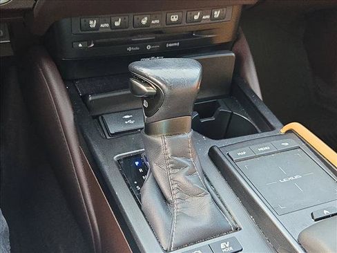 Used 2021 Lexus ES 300h Ultra Luxury w/ Accessory Package 2 FWD image 10
