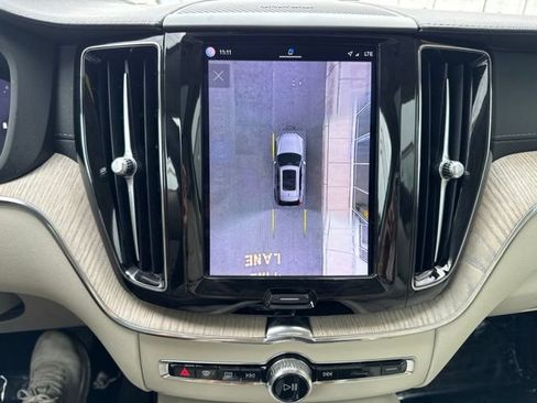 Certified 2022 Volvo XC60 B5 Inscription w/ Advanced Package AWD/4WD image 27