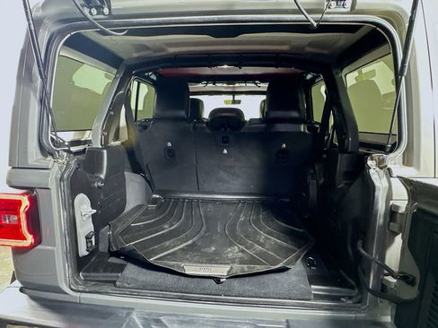 Used 2019 Jeep Wrangler Unlimited Rubicon image 30