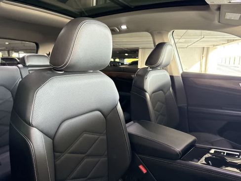 Certified 2024 Volkswagen Atlas SE FWD image 27