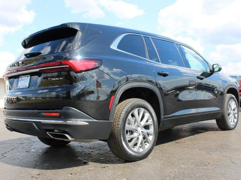 Used 2025 Buick Enclave Preferred FWD image 4