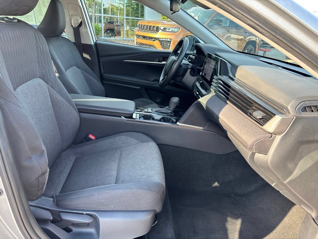 Used 2025 Toyota Camry LE FWD image 30