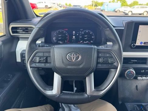 Used 2024 Toyota Tacoma TRD Off-Road AWD/4WD image 17