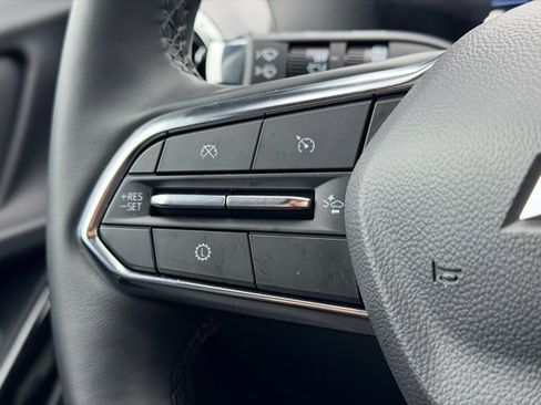 Used 2025 Chevrolet Equinox LT image 9