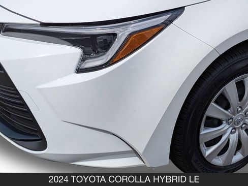 Used 2024 Toyota Corolla LE AWD/4WD image 10