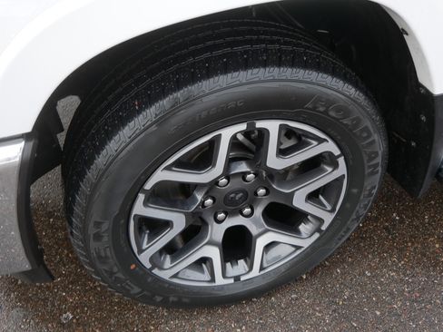 Used 2025 RAM 1500 Laramie image 16