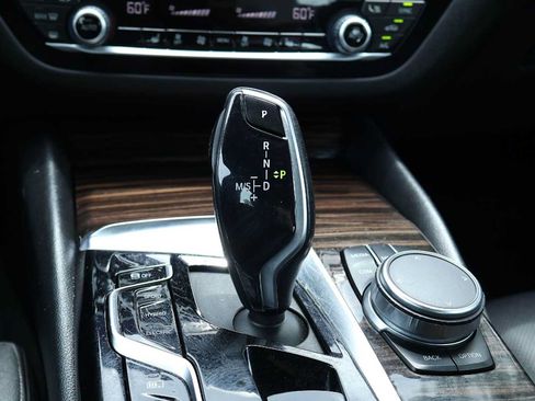 Used 2023 BMW 530e xDrive AWD/4WD image 17